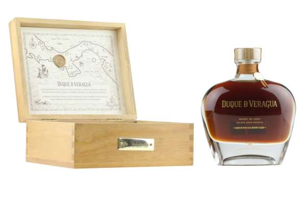 Brandy de Jerez DUQUE de VERAGUA Solera Reserva, Álvaro Domecq v drevenej kazete